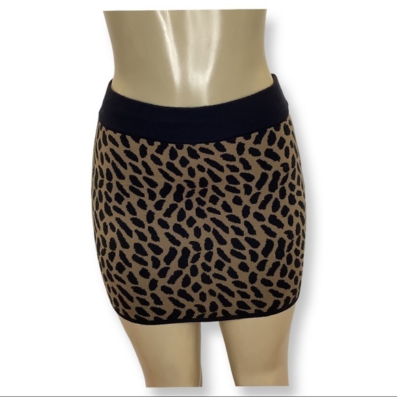 T-ara cheetah print mini sweater skirt - Picture 1 of 4